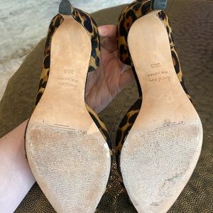 Pony hair leopard print heel.